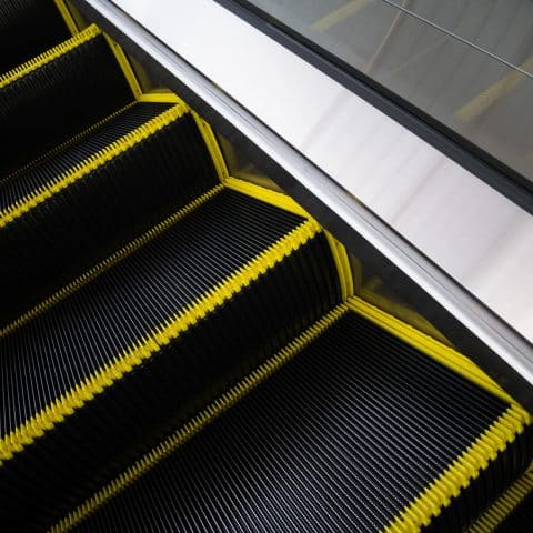 accidentes-de-ascensores-y-escaleras-mecanicas