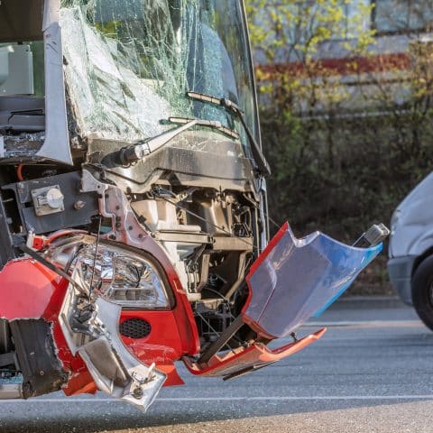 ¿QUÉ SE DEBE HACER LUEGO DE SUFRIR UN ACCIDENTE DE METRO BUS?
