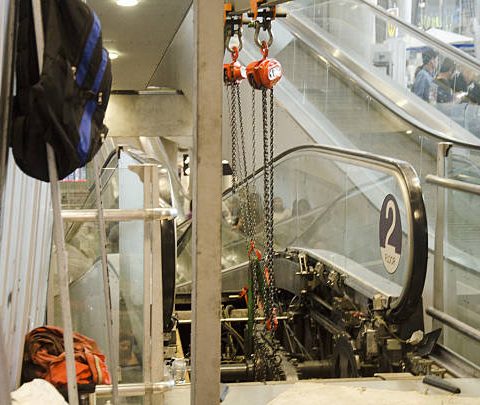 Cómo actuar tras un accidente en una escalera mecánica